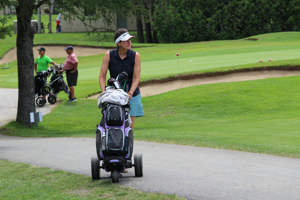 Jocelyn Smith de Milby joue 86 en 1ere ronde au Championnat provincial  senior féminin à Cap Rouge – Association Régionale des Cantons de l'Est